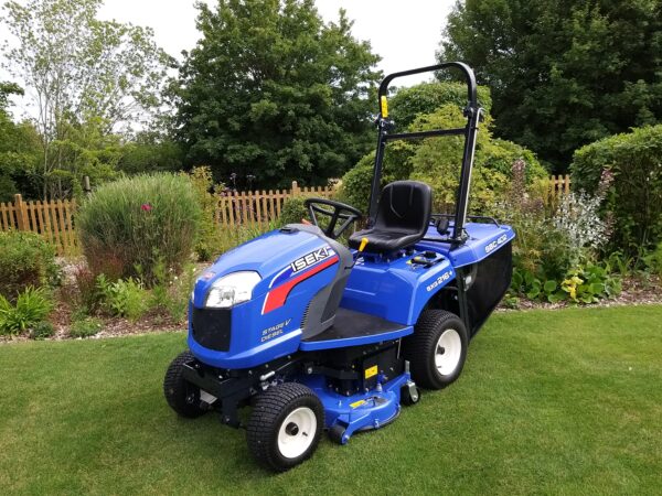ISEKI SXG216+ Diesel Ride-On Mower - Image 8