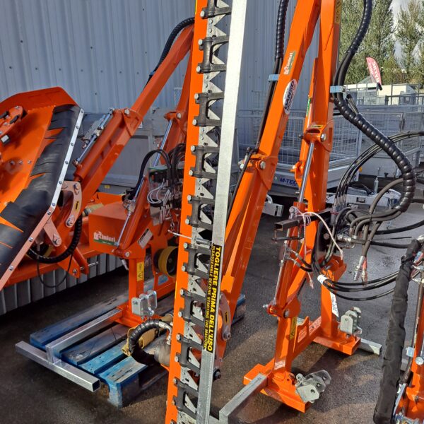 Rinieri BRM120 Fingerbar Hedge Trimmer - Image 8