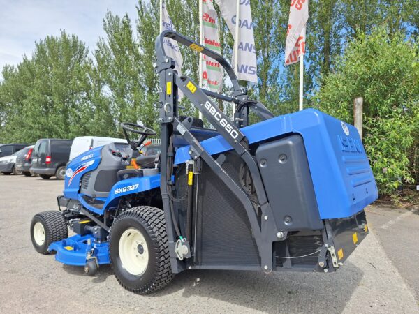ISEKI SXG327 Diesel Ride-On Mower - Image 8