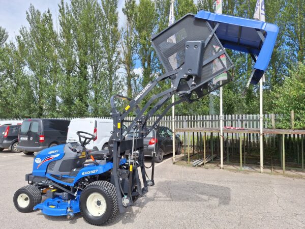ISEKI SXG324 Diesel Ride-On Mower - Image 9