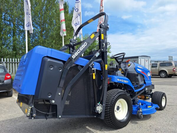 ISEKI SXG327 Diesel Ride-On Mower - Image 7