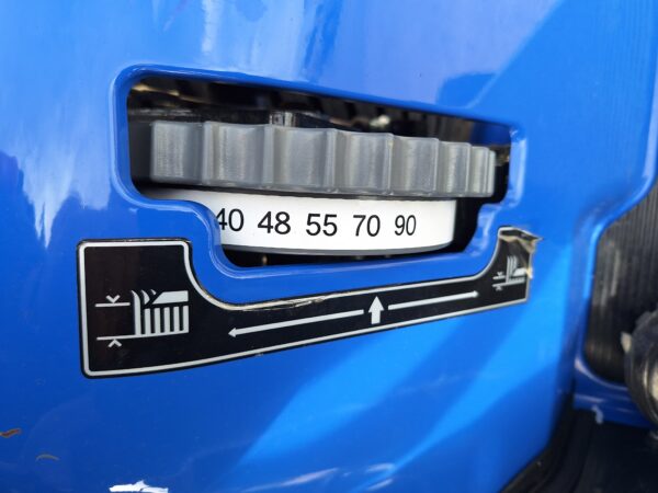 ISEKI SXG324 Diesel Ride-On Mower - Image 7