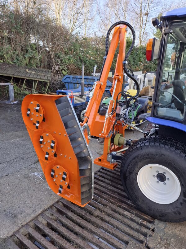 Rinieri BRM-C Rotary Head Hedge Trimmer - Image 2