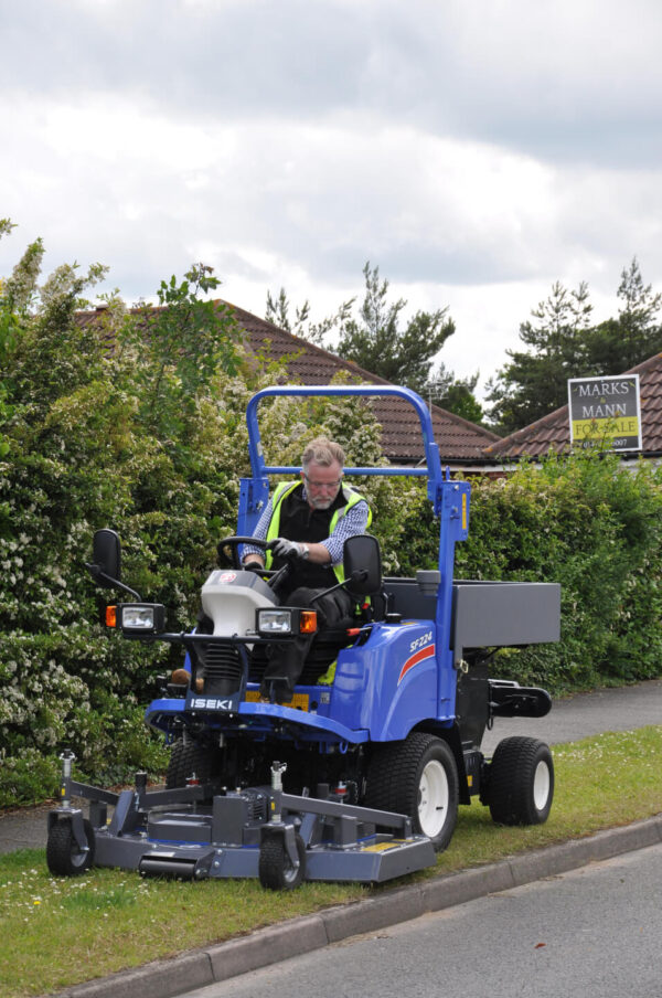 ISEKI SF225 Front Mower - Image 8
