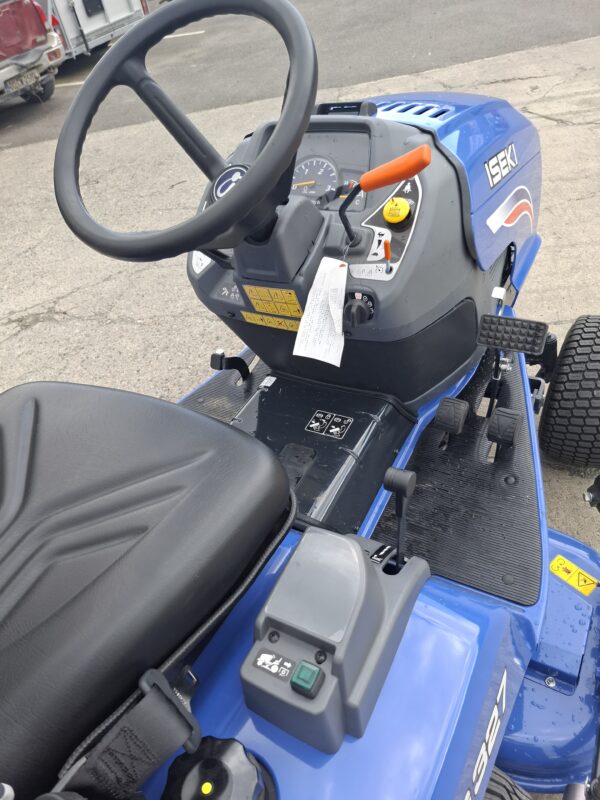 ISEKI SXG327 Diesel Ride-On Mower - Image 19