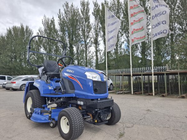 ISEKI SXG327 Diesel Ride-On Mower - Image 15