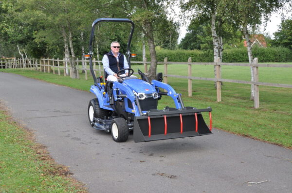 ISEKI TXGS24 Garden Sub-Compact Tractor