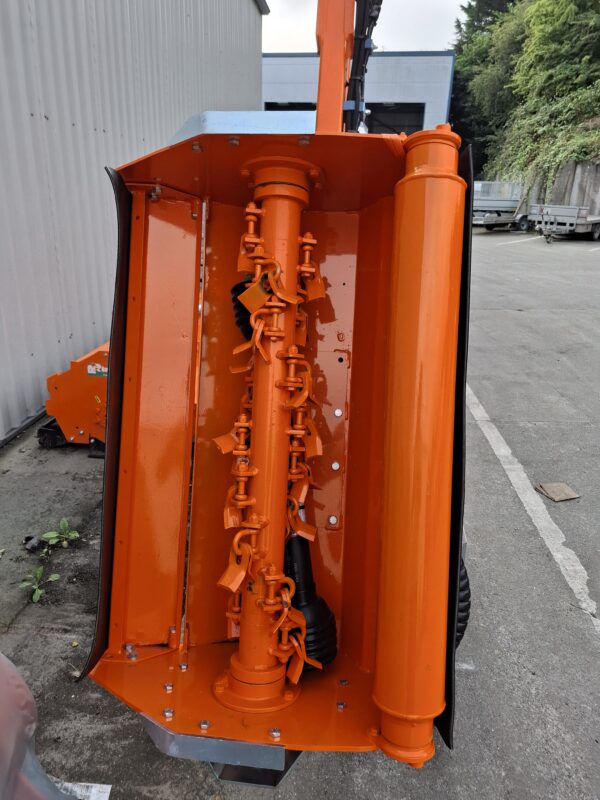 Rinieri BRV Flail Hedge Trimmer - Image 3