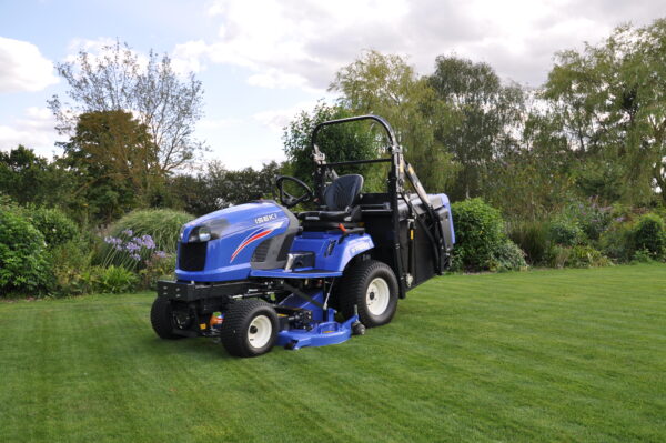 ISEKI SXG327 Diesel Ride-On Mower - Image 2