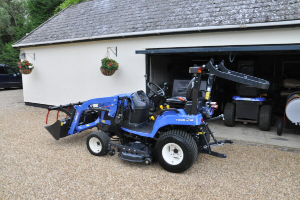 ISEKI TXGS24 Garden Sub-Compact Tractor - Image 4