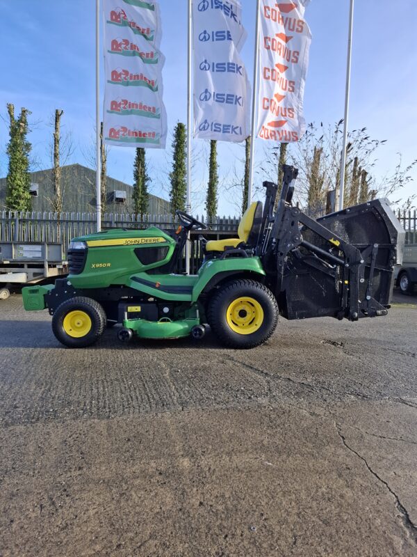 John Deere X950R Ride on Mower SOLD - Image 3
