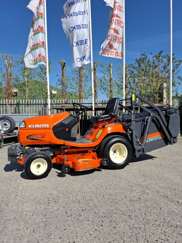 Kubota G21E High Dump Mower - Image 3