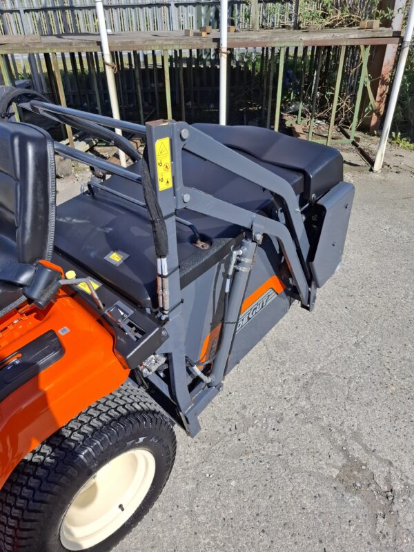 Kubota G21E High Dump Mower - Image 11