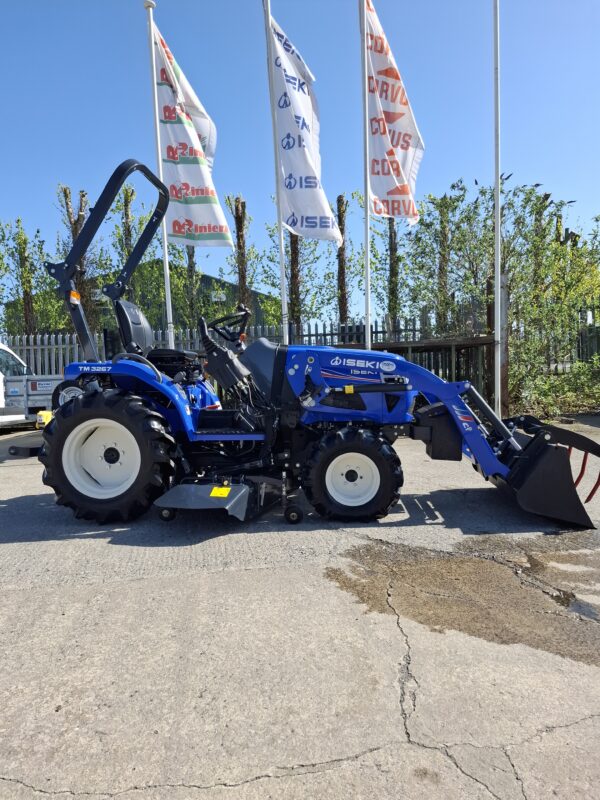 Iseki TM3267 Hydro Compact Tractor & Loader - Image 9