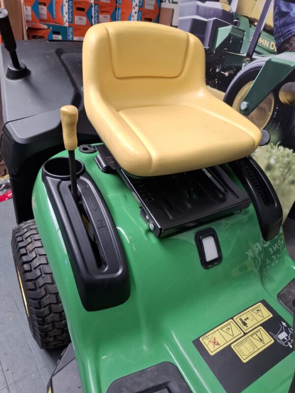 John Deere X116R Mower - Image 4