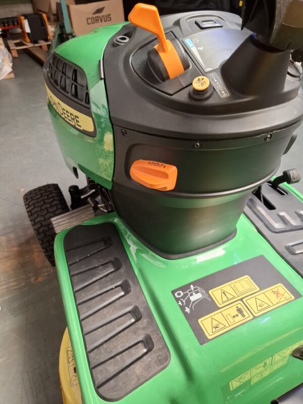 John Deere X116R Mower - Image 6