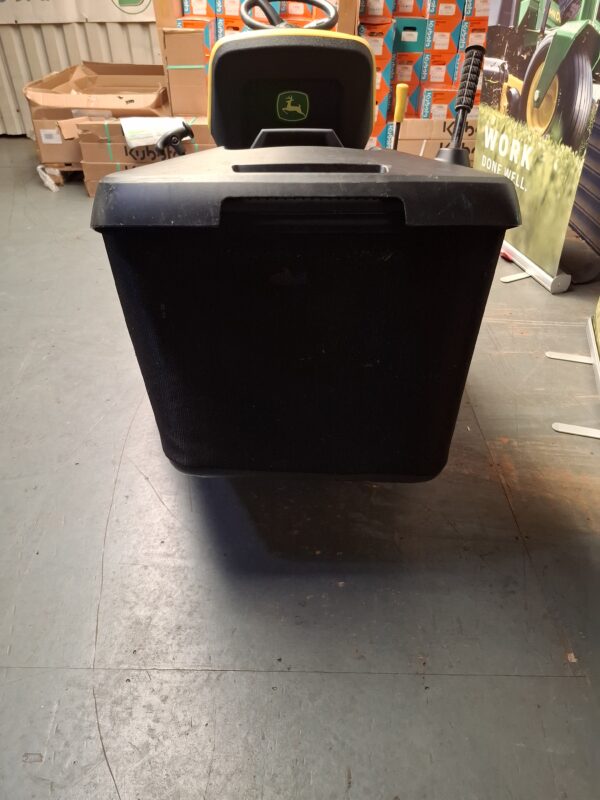 John Deere X116R Mower - Image 12