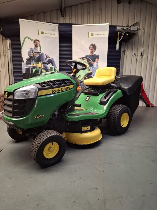 John Deere X116R Mower - Image 13