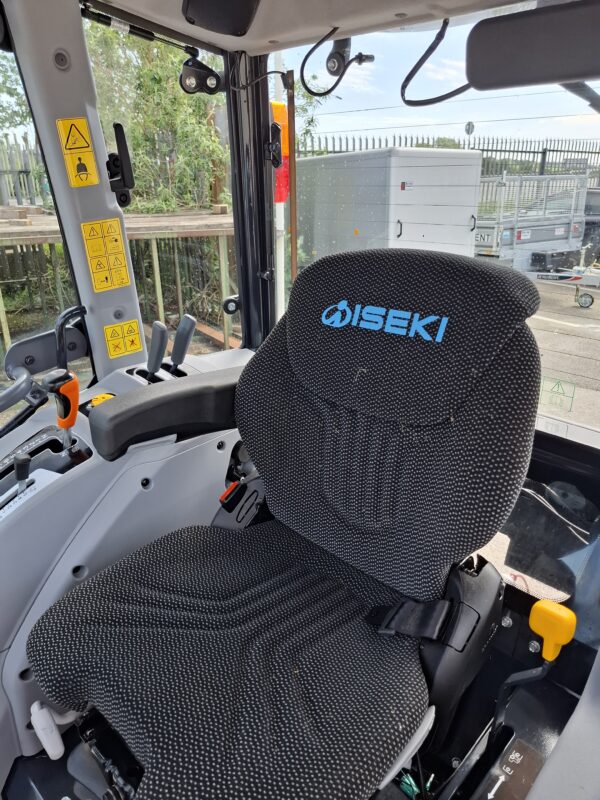 Iseki TG6407 Demo Compact Tractor - Image 11
