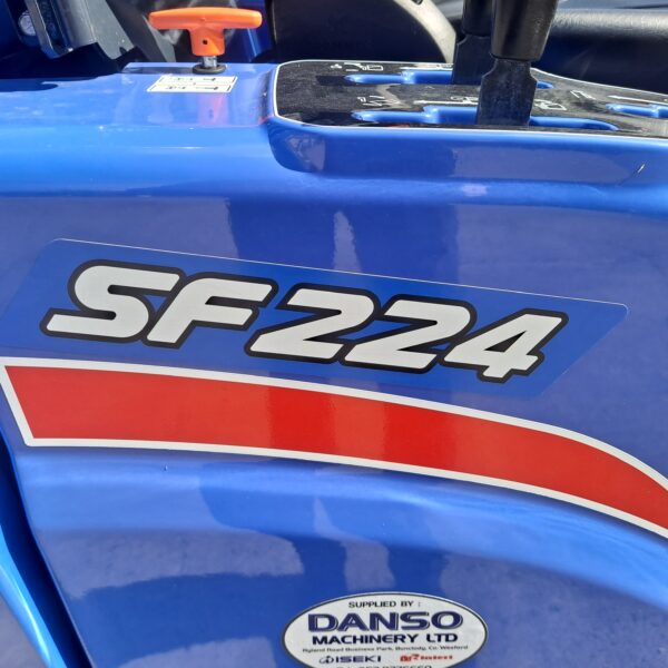 Iseki SF224 Out Front High Dump Collector Mower - Image 12
