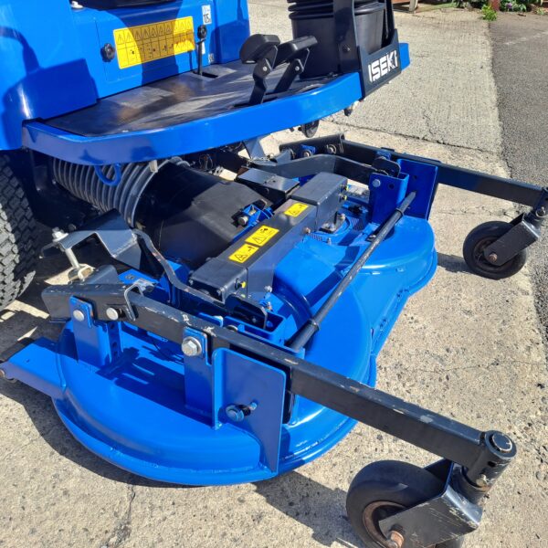 Iseki SF224 Out Front High Dump Collector Mower - Image 5