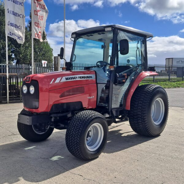 Massey Ferguson 1547 Compact Tractor - Image 2