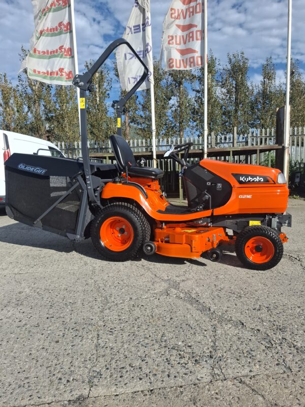 Kubota G21E Low Dump Mower - Image 3
