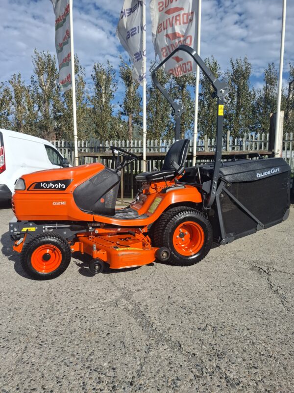 Kubota G21E Low Dump Mower - Image 4