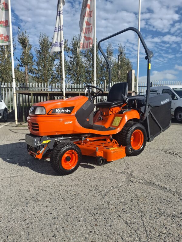 Kubota G21E Low Dump Mower - Image 6