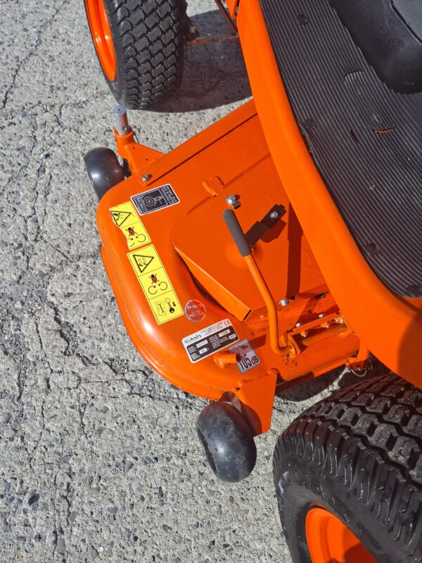 Kubota G21E Low Dump Mower - Image 11