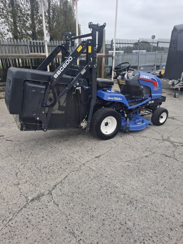 Iseki SXG 323 High Dump Mower - Image 4