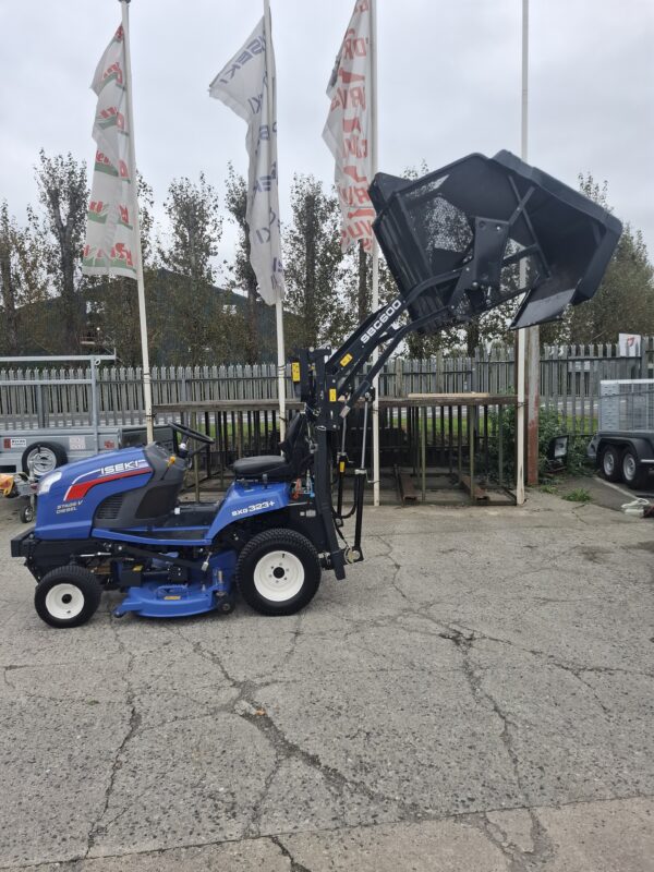 Iseki SXG 323 High Dump Mower - Image 15