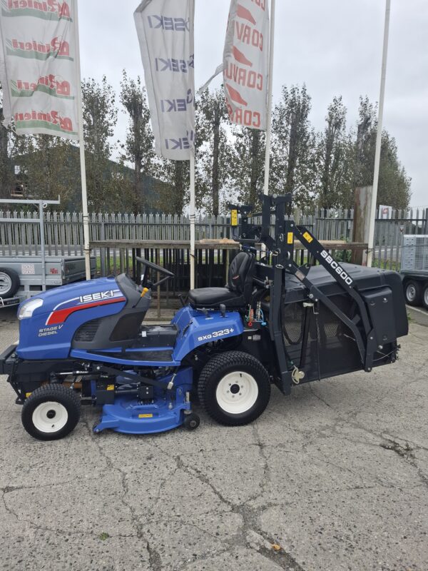 Iseki SXG 323 High Dump Mower