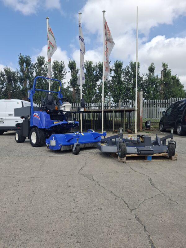 Iseki SF224 Used Out Front Mower With Two Decks
