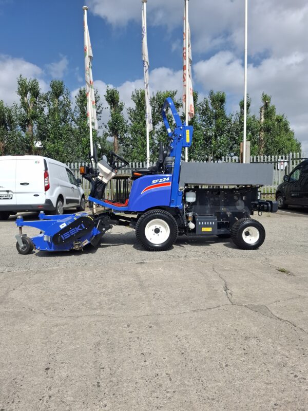 Iseki SF224 Used Out Front Mower With Two Decks - Image 15