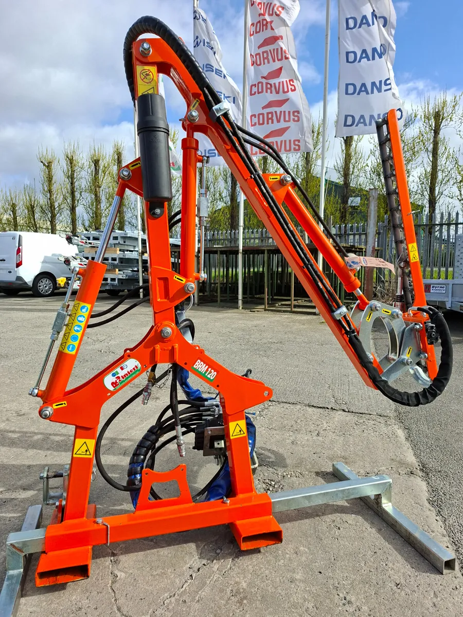 Rinieri BRM 120 finger bar hedge trimmer - Image 6