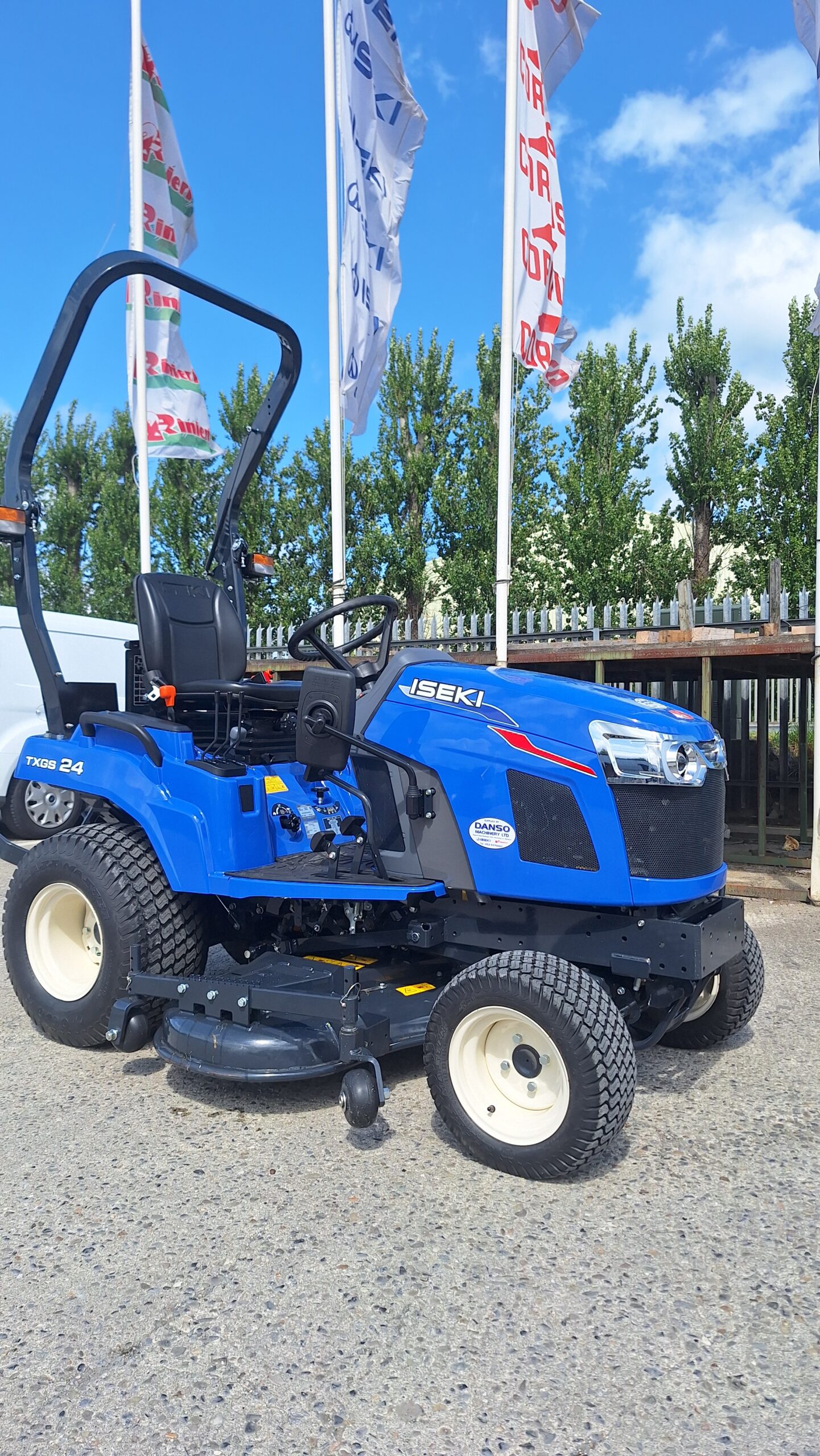 Demo Iseki TXGS24 compact tractor & deck