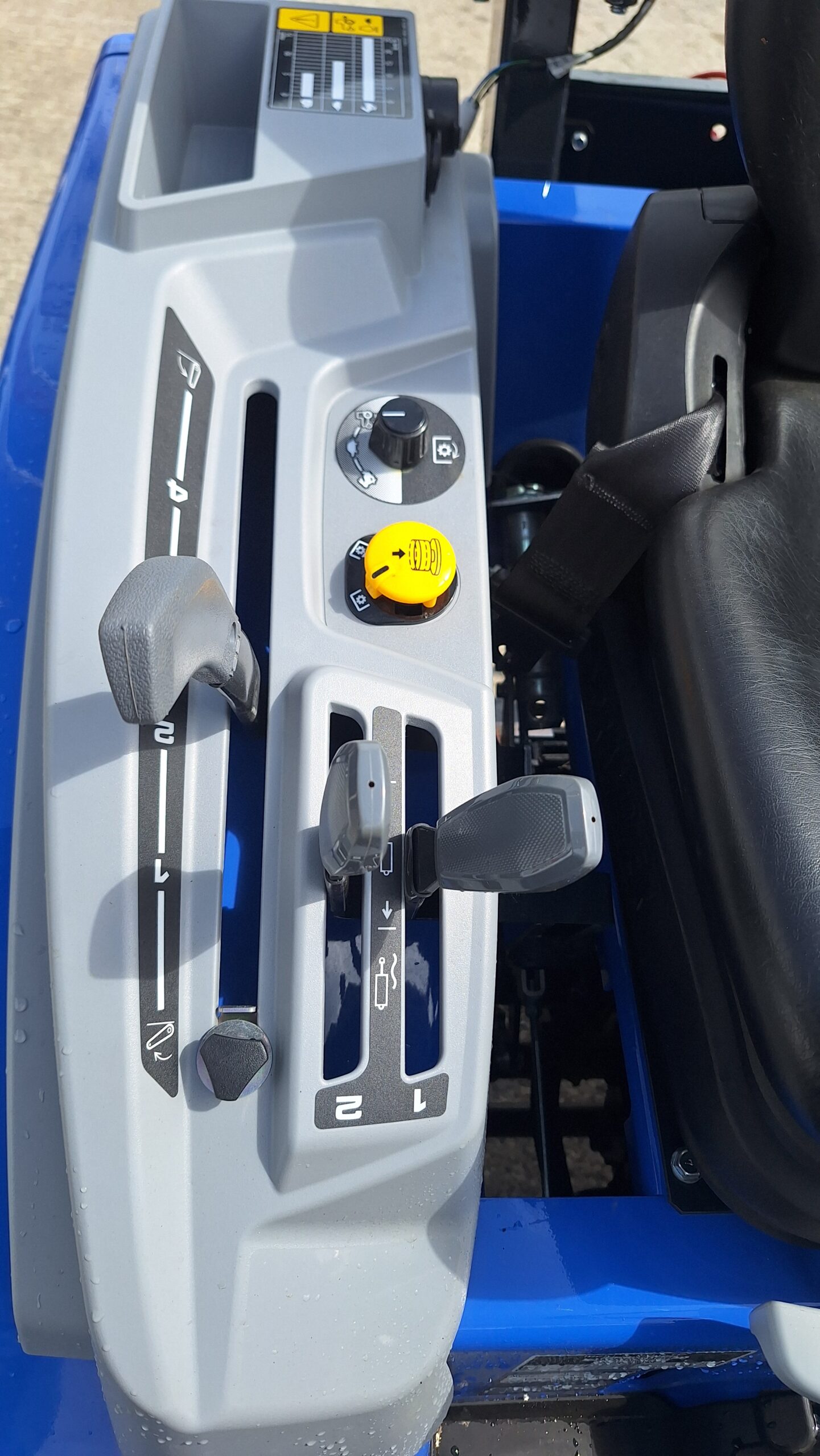 Demo Iseki TM4270 compact tractor - Image 11
