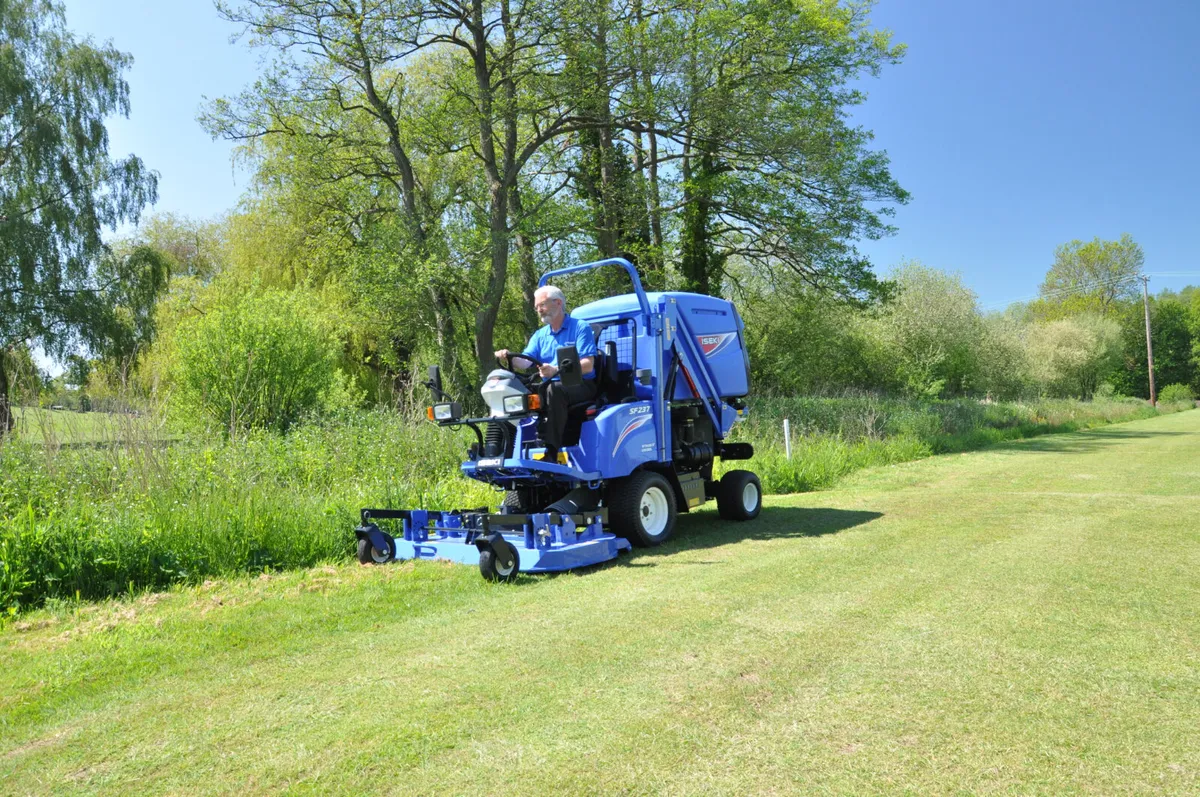 Iseki SF237 Out-Front Mower - Image 6