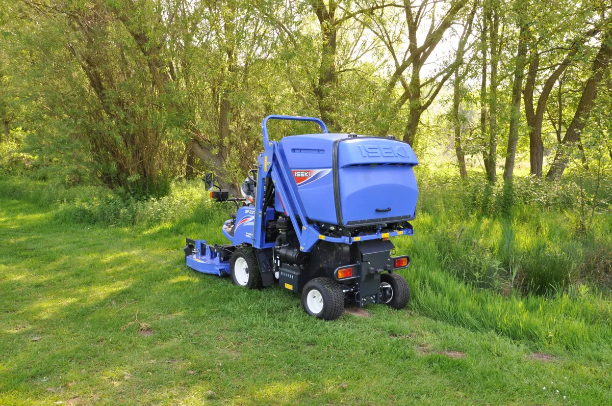 Iseki SF237 Out-Front Mower - Image 10